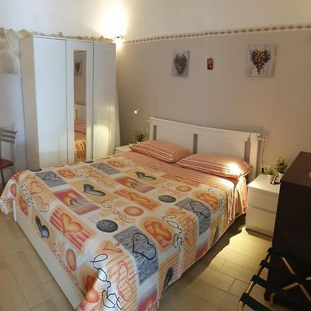 Giovanni S Little House Катания Экстерьер фото