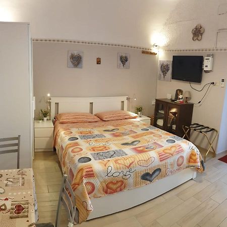 Giovanni S Little House Катания Экстерьер фото