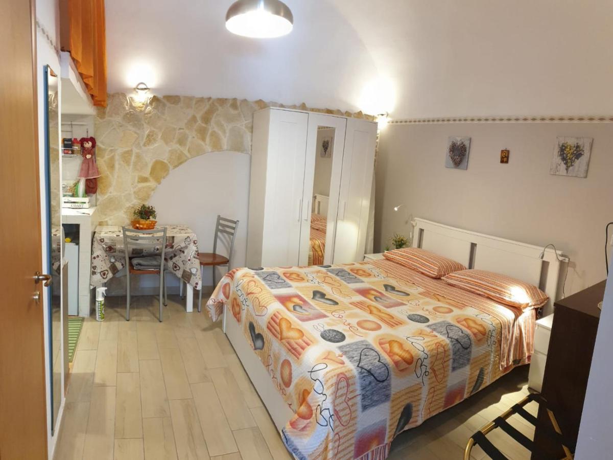 Giovanni S Little House Катания Экстерьер фото