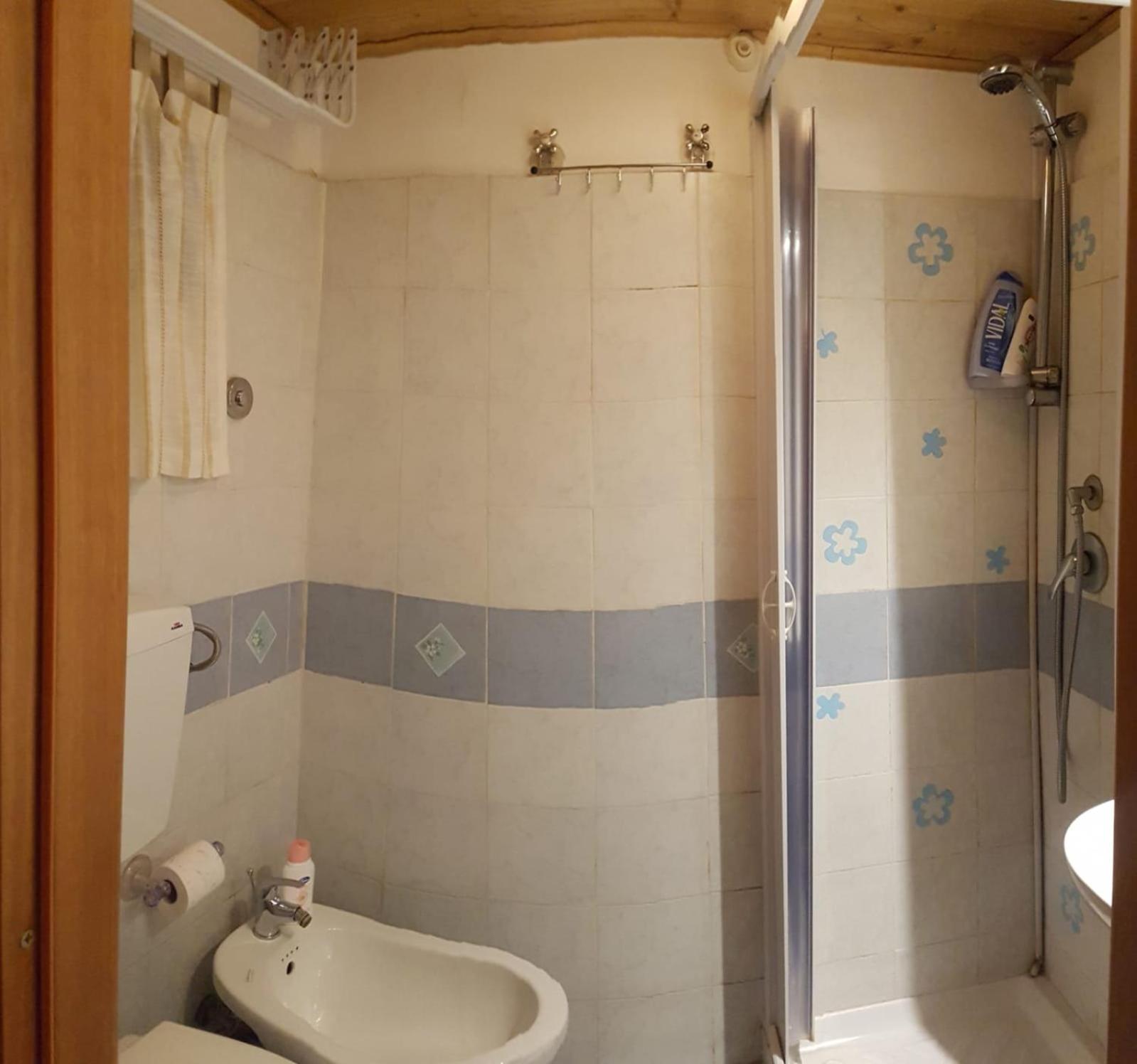 Giovanni S Little House Катания Экстерьер фото