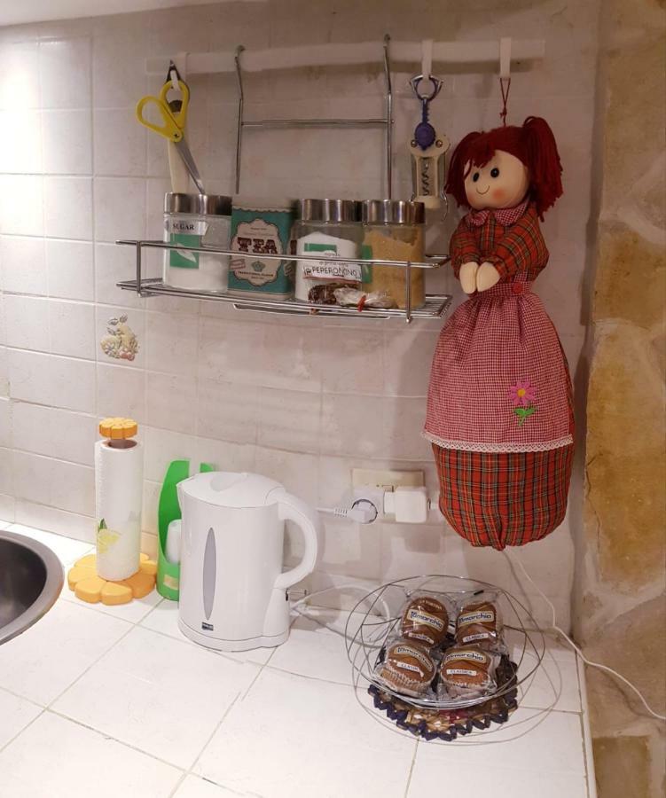 Giovanni S Little House Катания Экстерьер фото