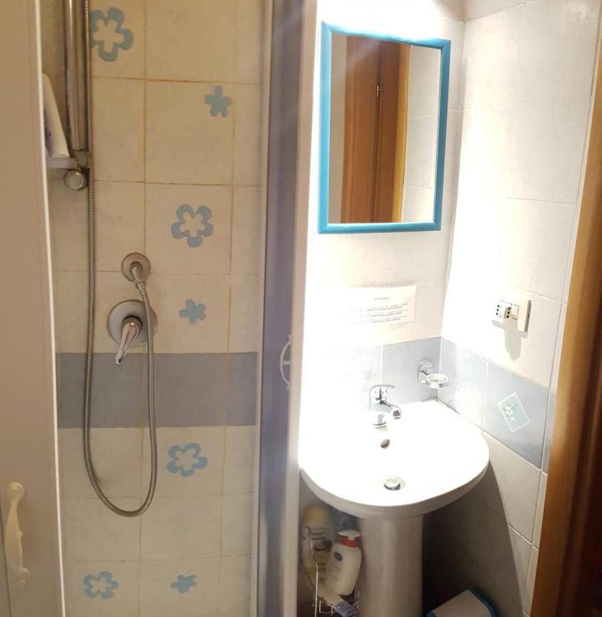 Giovanni S Little House Катания Экстерьер фото